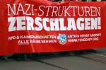 Transparent "Nazistrukturen zerschlagen!"