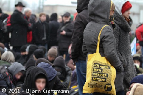 Sitzblockade am 19. Februar 2011 (Quelle: flickr.com/photos/kietzmann/)