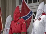 Mitglieder des Ku-Klux-Klans auf einer Veranstaltung im Süden der USA (Quelle: flickr.com/photos/arete13/)