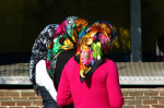 Ein Kopftuch wird zur Zielscheibe des Hasses (Quelle: flickr.com/photos/mulazimoglu/)