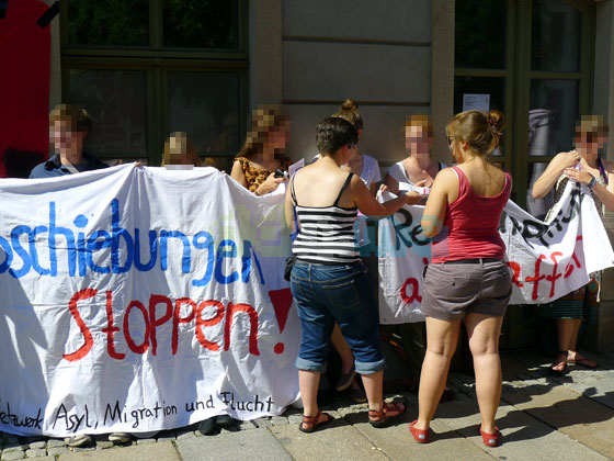 Kundgebung für dezentrale Unterbringung von Asylsuchenden in Dresden