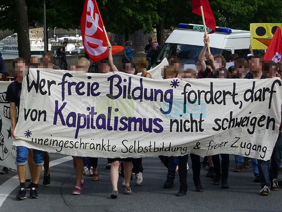 Wer freie Bildung fordert, darf von Kapitalismus nicht schweigen.