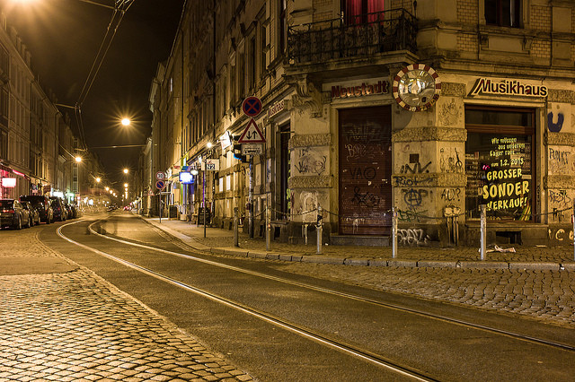 Die Kreuzung Rothenburger Straße Ecke Louisenstraße in der Dresdner Neustadt. Bekannt auch als Krawalle oder Schiefe Ecke.